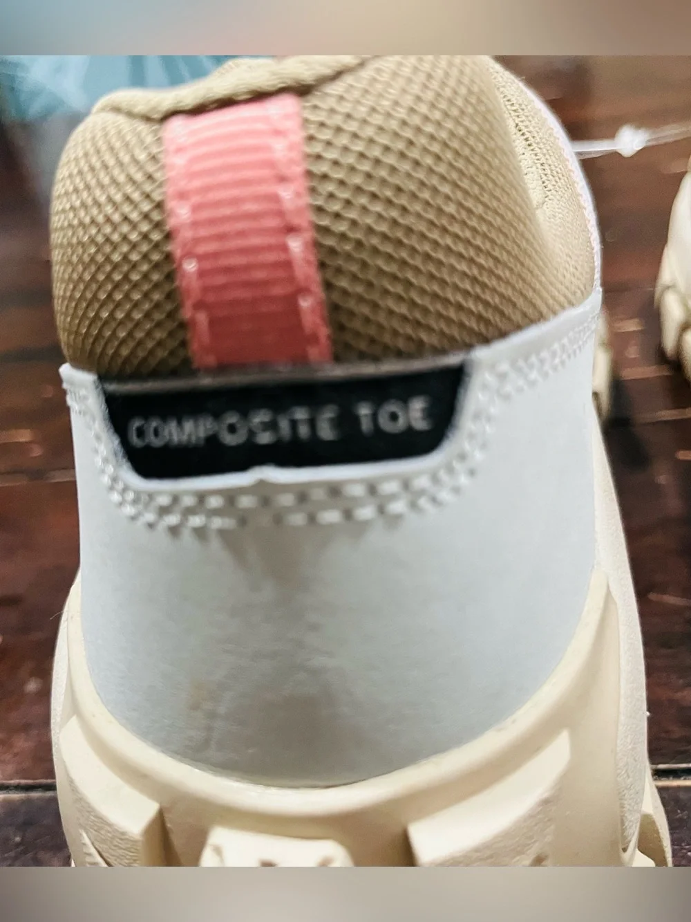 CAT NWT Caterpillar Sport Beige and Subtle Pink Women's Sneakers. SIZE 8. W